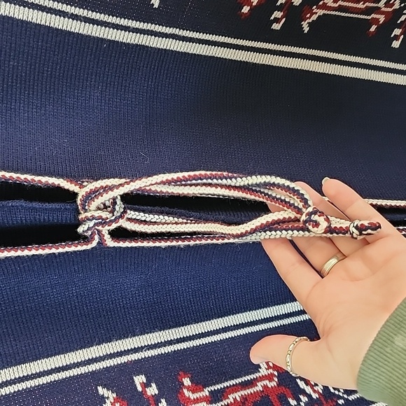 Poncho Shrug with front tie and fringe. - Picture 5 of 9